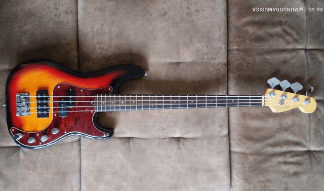 Contrabaixo Fender American Precision Bass Deluxe 4C