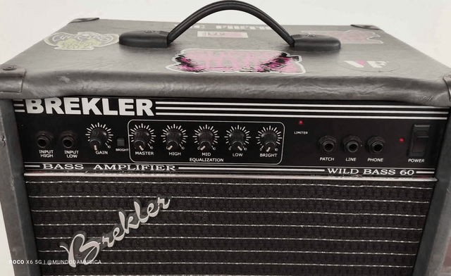 Caixa  Brekler amplificada para Guitarra/baixo 60w