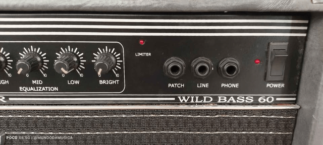 Caixa  Brekler amplificada para Guitarra/baixo 60w